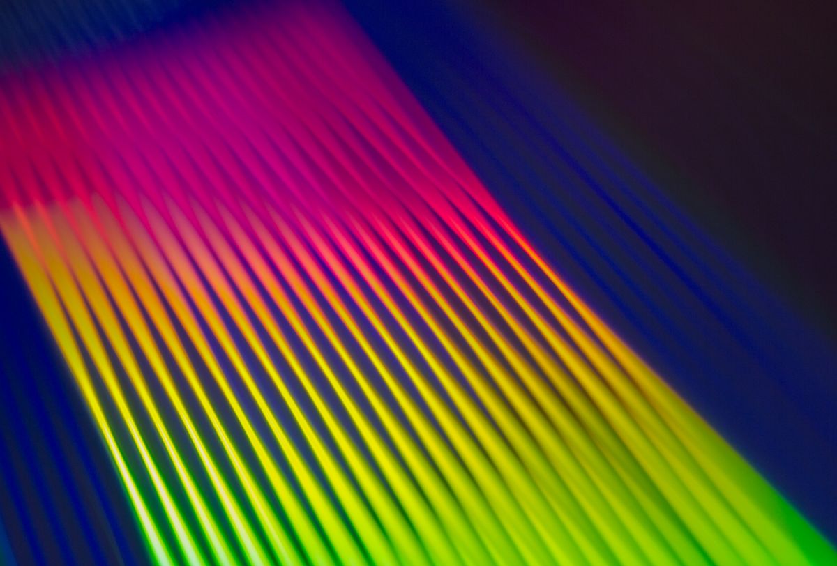 The fringe pattern resembles these alternating bright and dark striped light bands